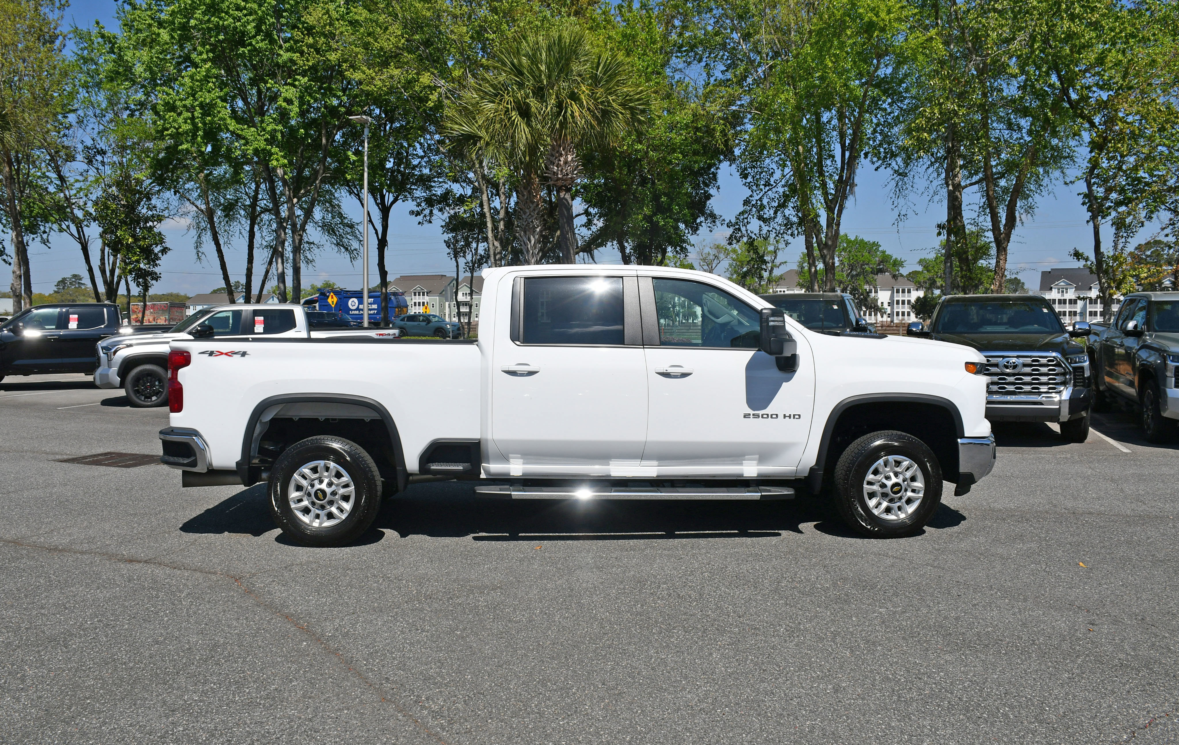 Used 2025 Chevrolet Silverado 2500 LT w/ Convenience Package AWD/4WD image 5