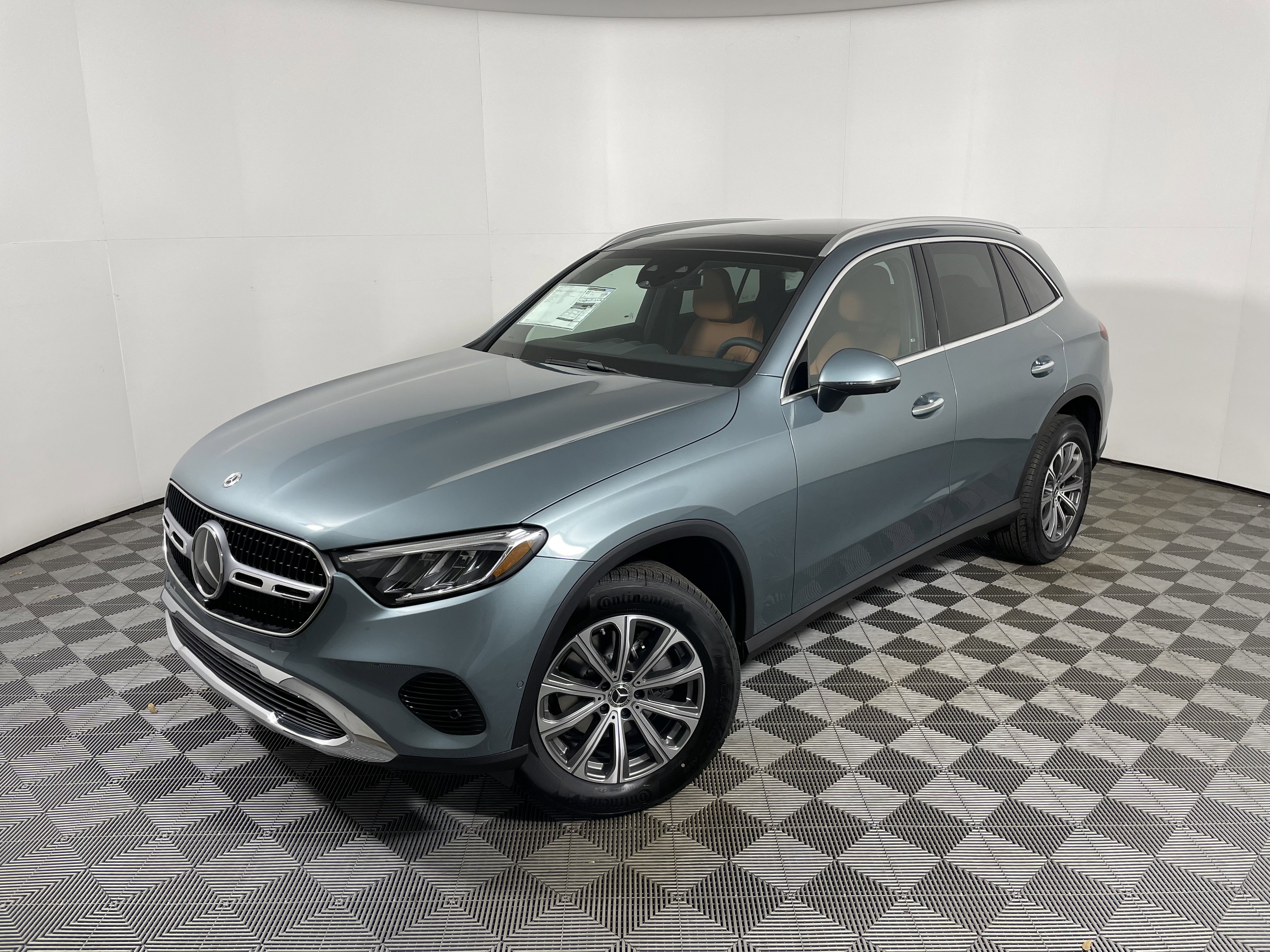 New 2026 Mercedes-Benz GLC 300 image 1