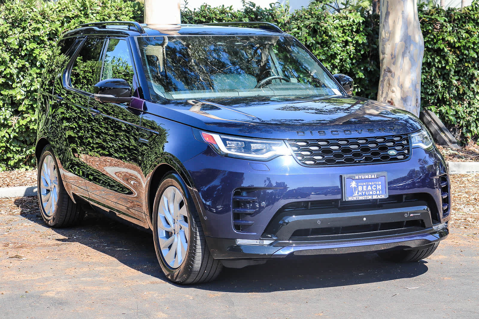 Used 2023 Land Rover Discovery S R-Dynamic AWD/4WD image 3