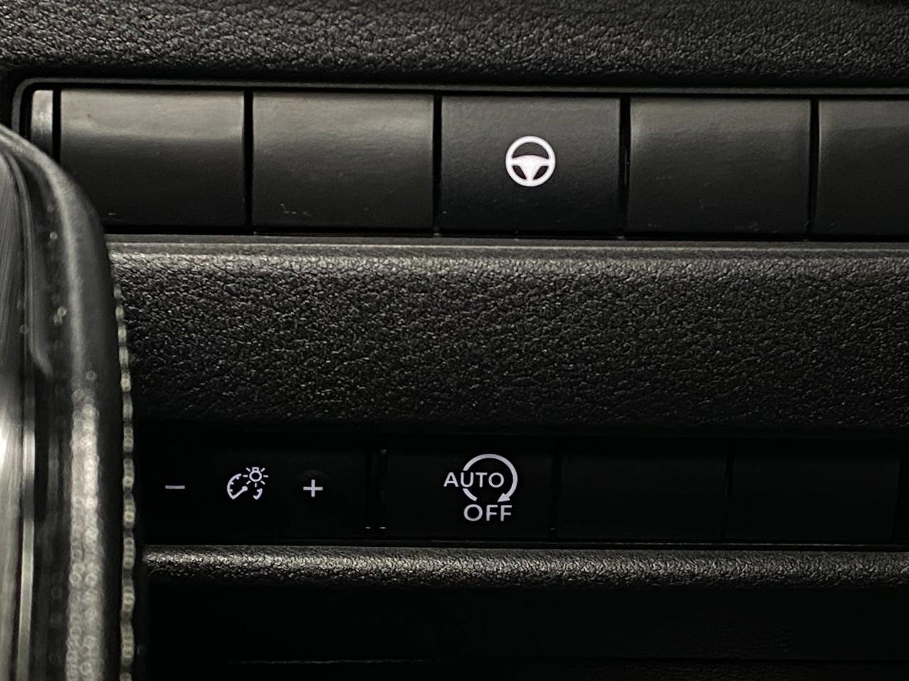 Used 2023 Nissan Rogue SV image 13