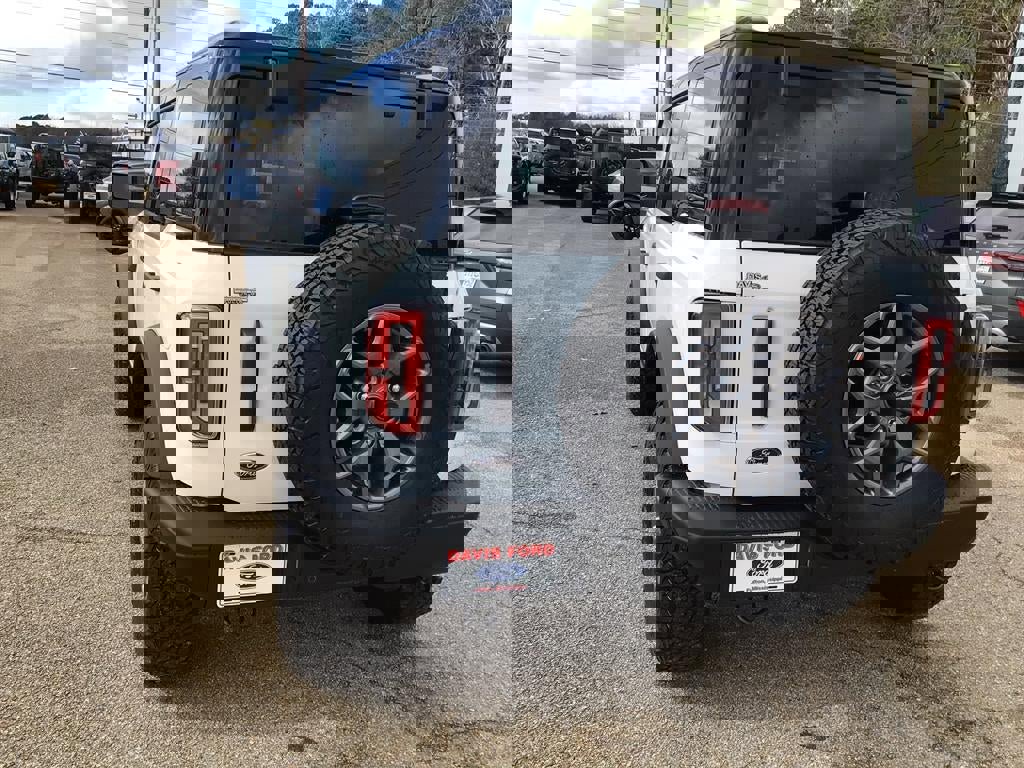 New 2025 Ford Bronco Badlands image 11