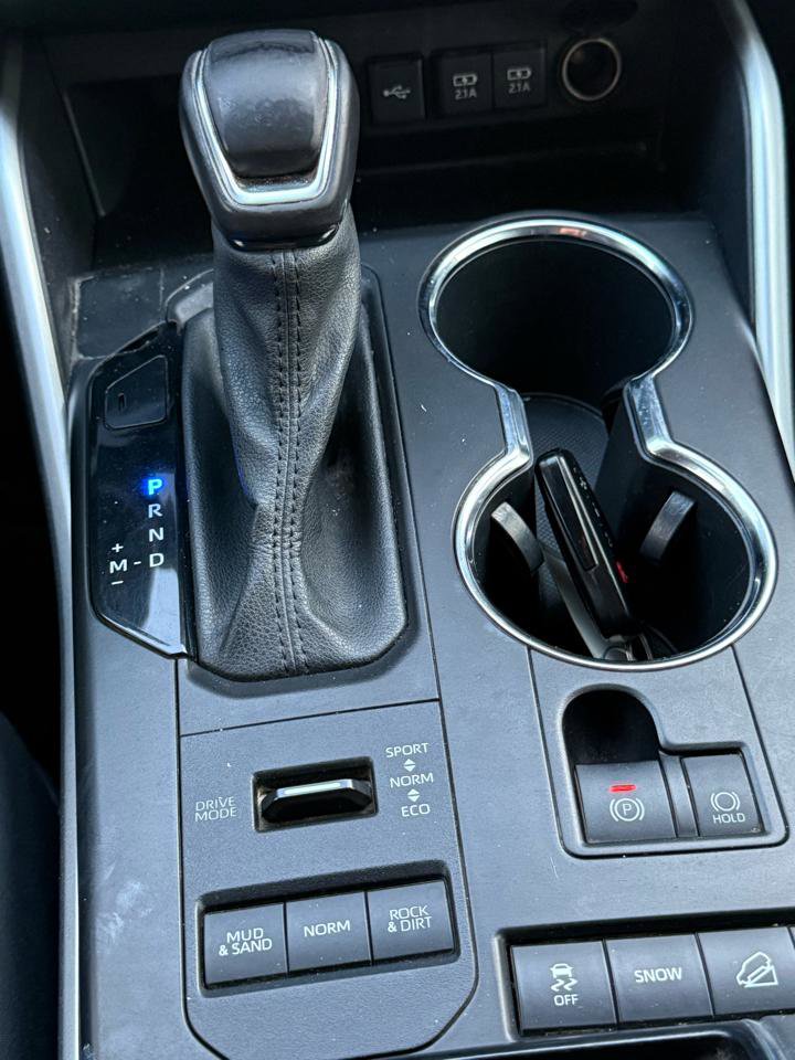 Used 2021 Toyota Highlander LE image 19