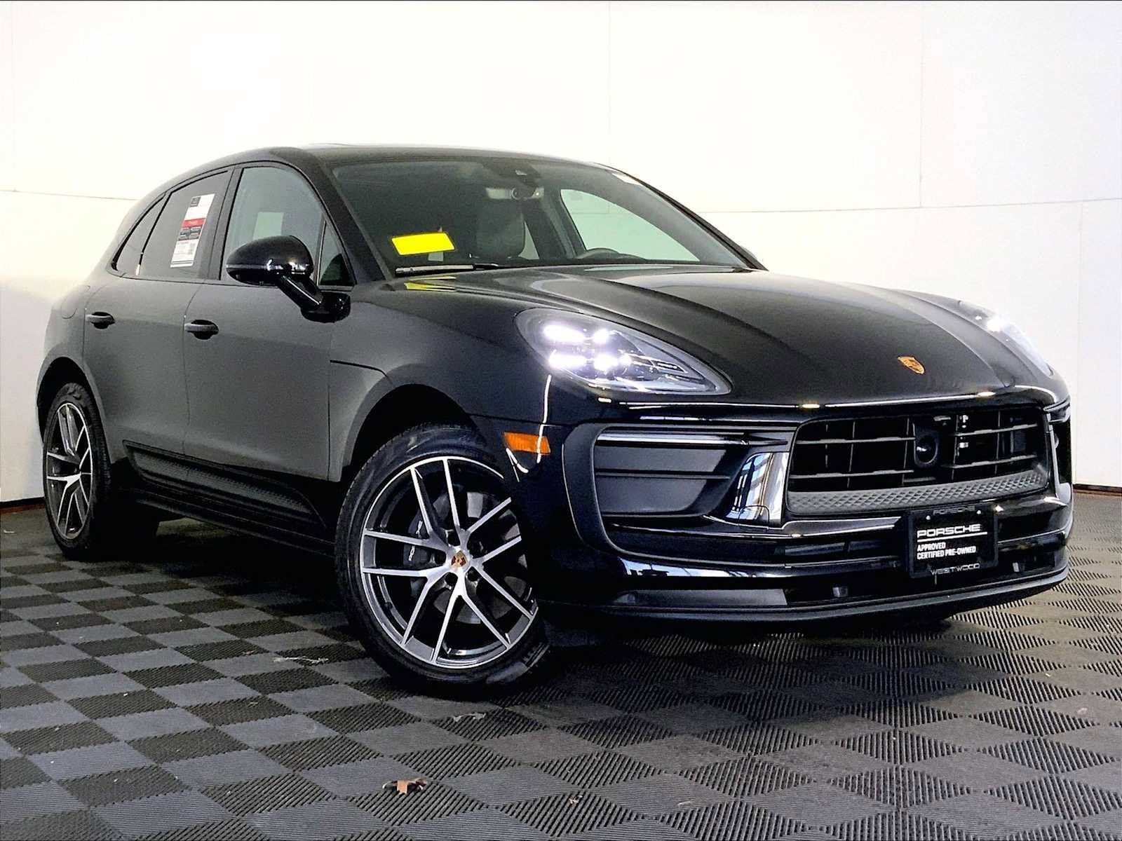 Certified 2025 Porsche Macan image 9