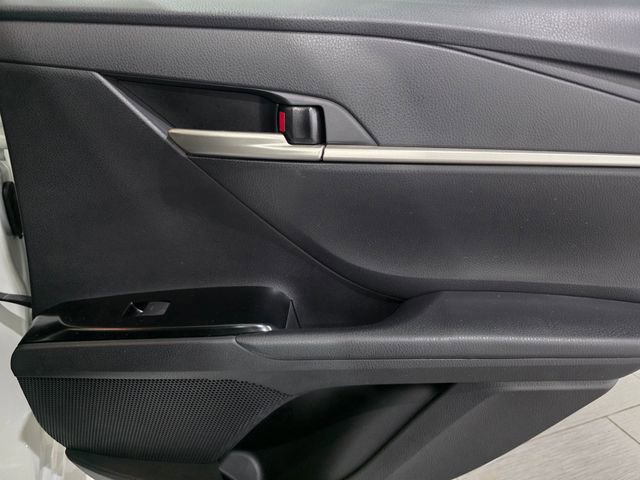 Used 2025 Toyota Camry SE FWD image 13