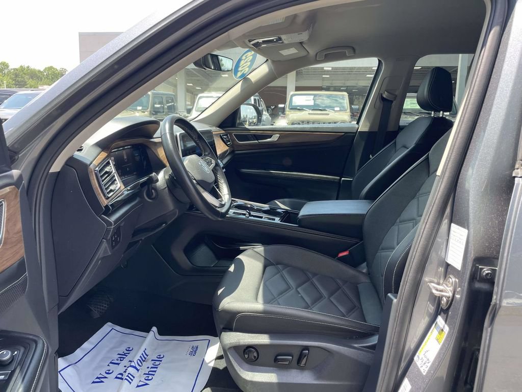 Used 2025 Volkswagen Atlas SE FWD image 27