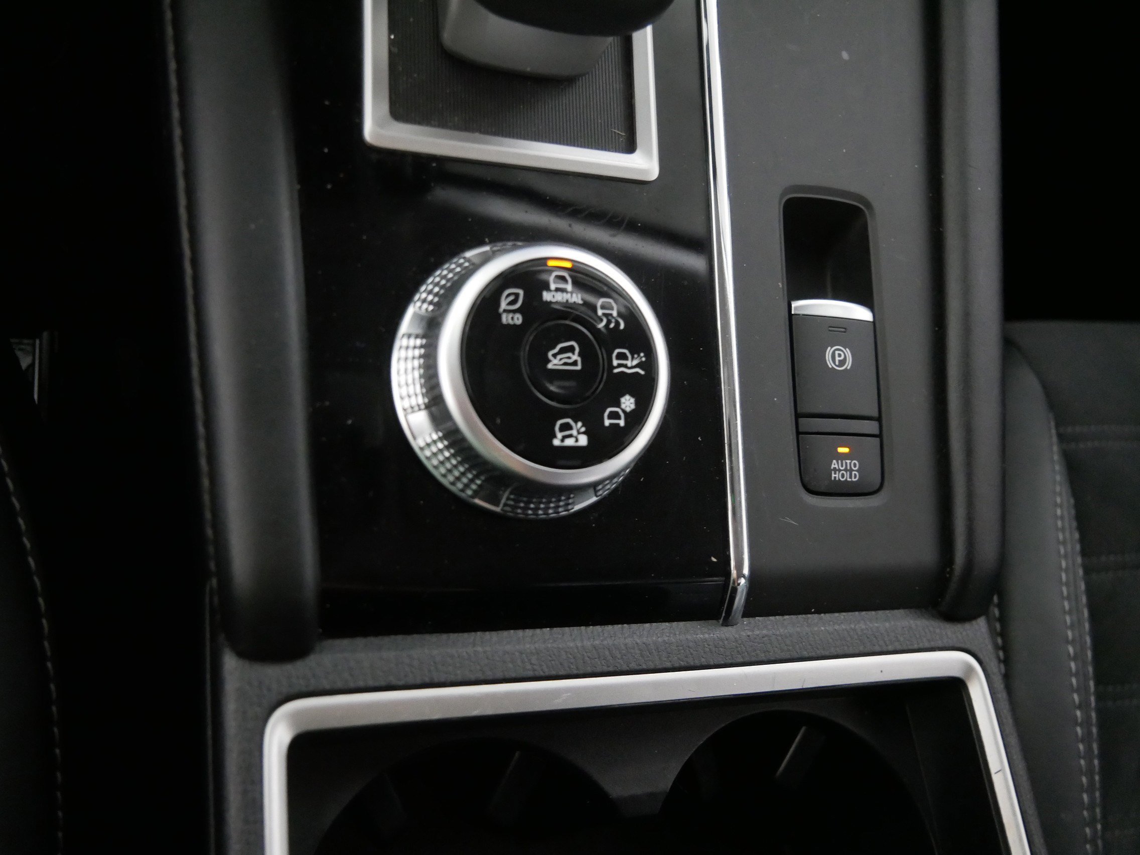 Used 2022 Mitsubishi Outlander SE image 29