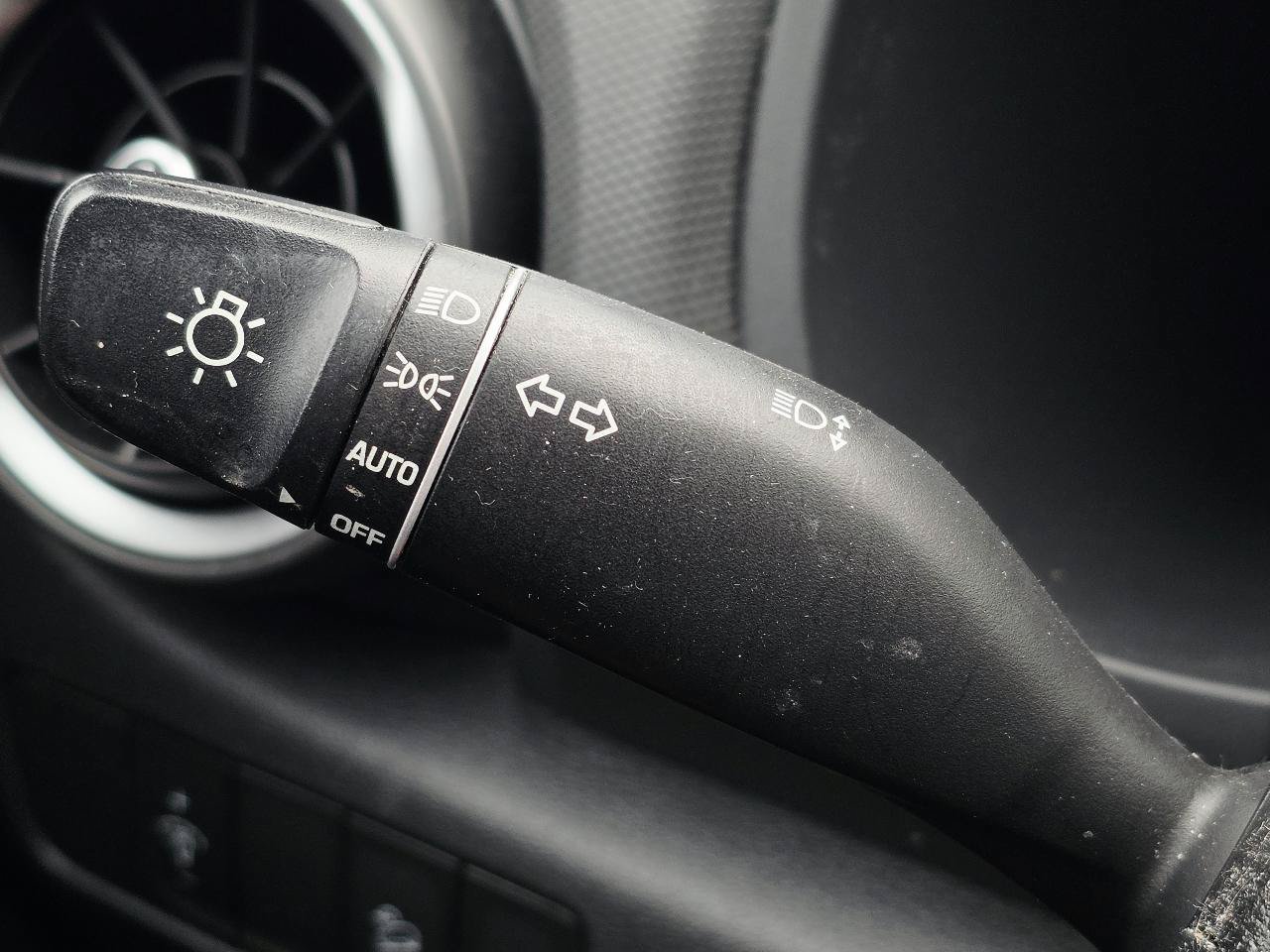 Used 2022 Hyundai Kona Limited FWD image 30