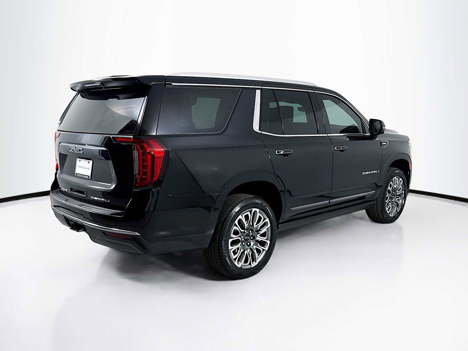 Used 2024 GMC Yukon Denali Ultimate image 9