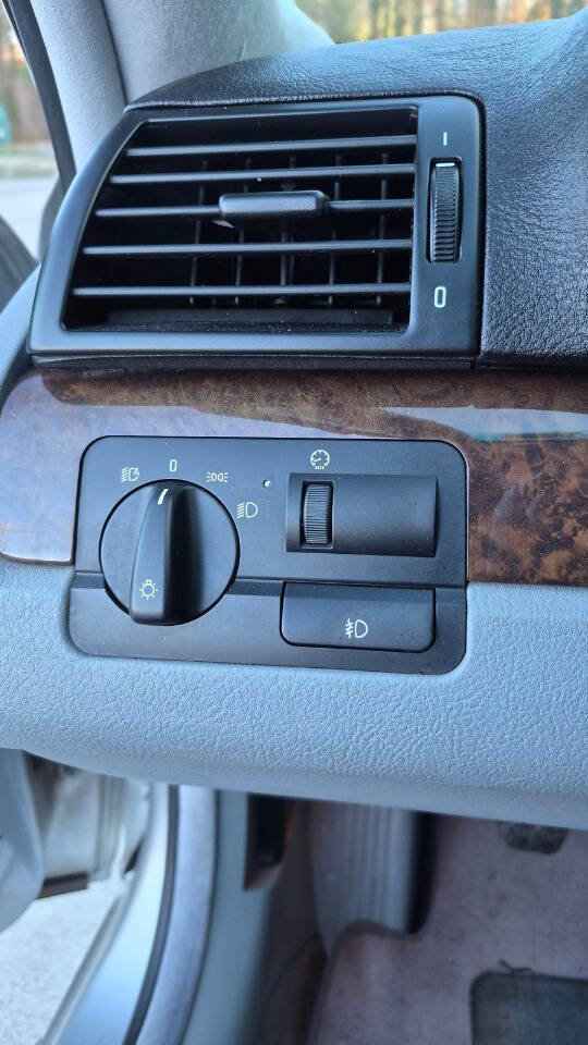 Used 2004 BMW 325Ci Coupe image 25