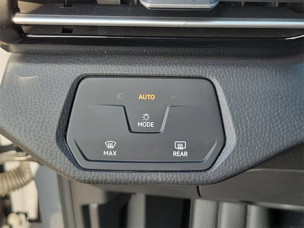 Used 2023 Volkswagen ID.4 Pro image 13