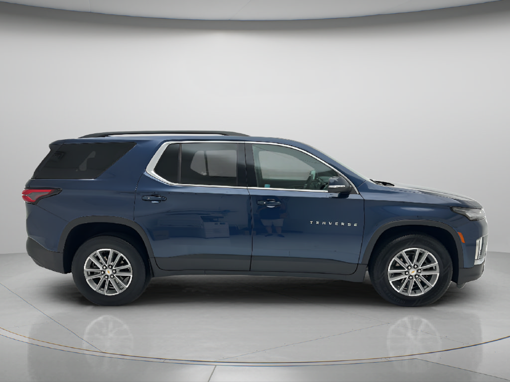 Used 2023 Chevrolet Traverse LT AWD/4WD image 4