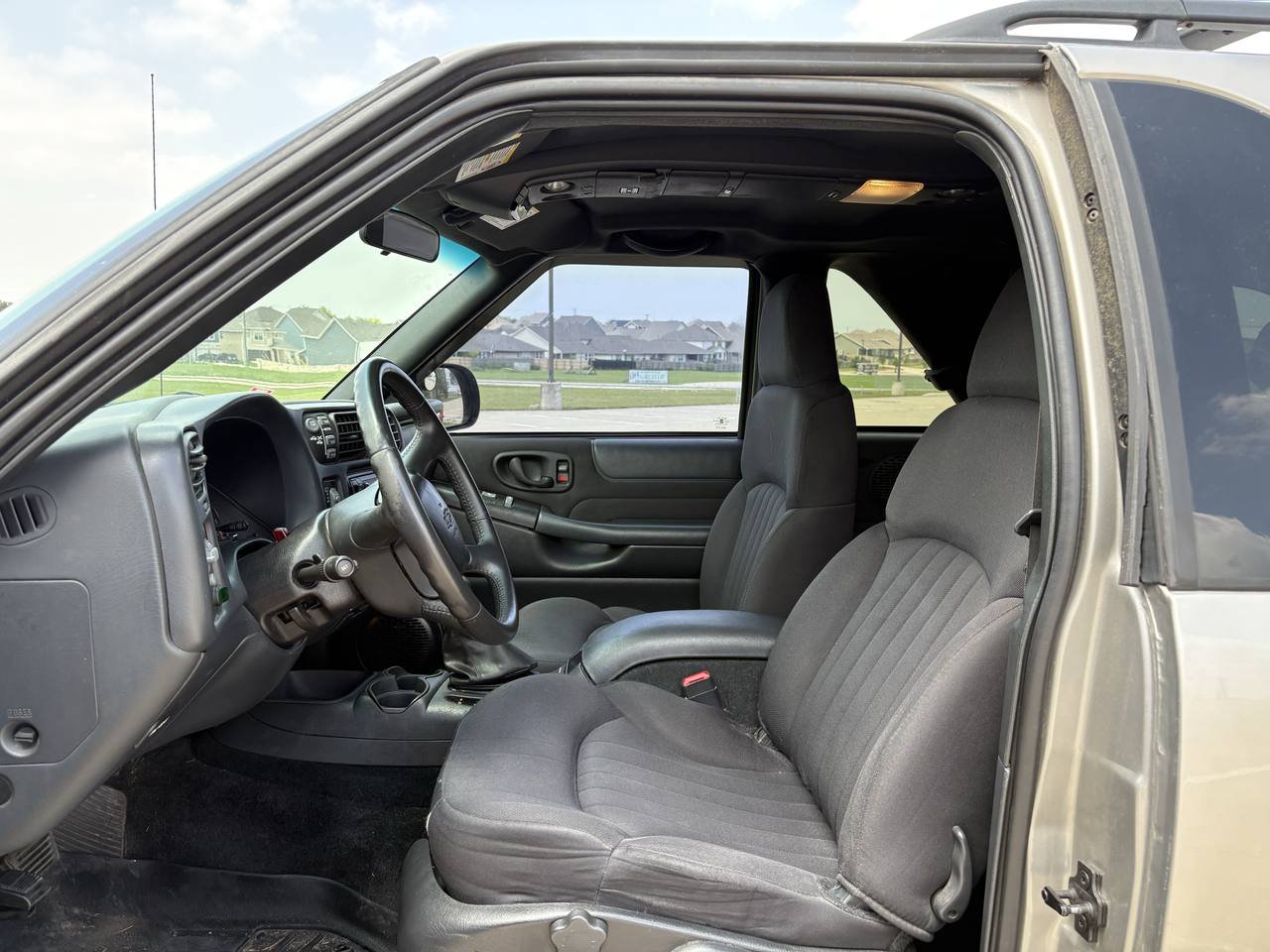 Used 2003 Chevrolet Blazer LS w/ Preferred Equipment Group AWD/4WD image 11