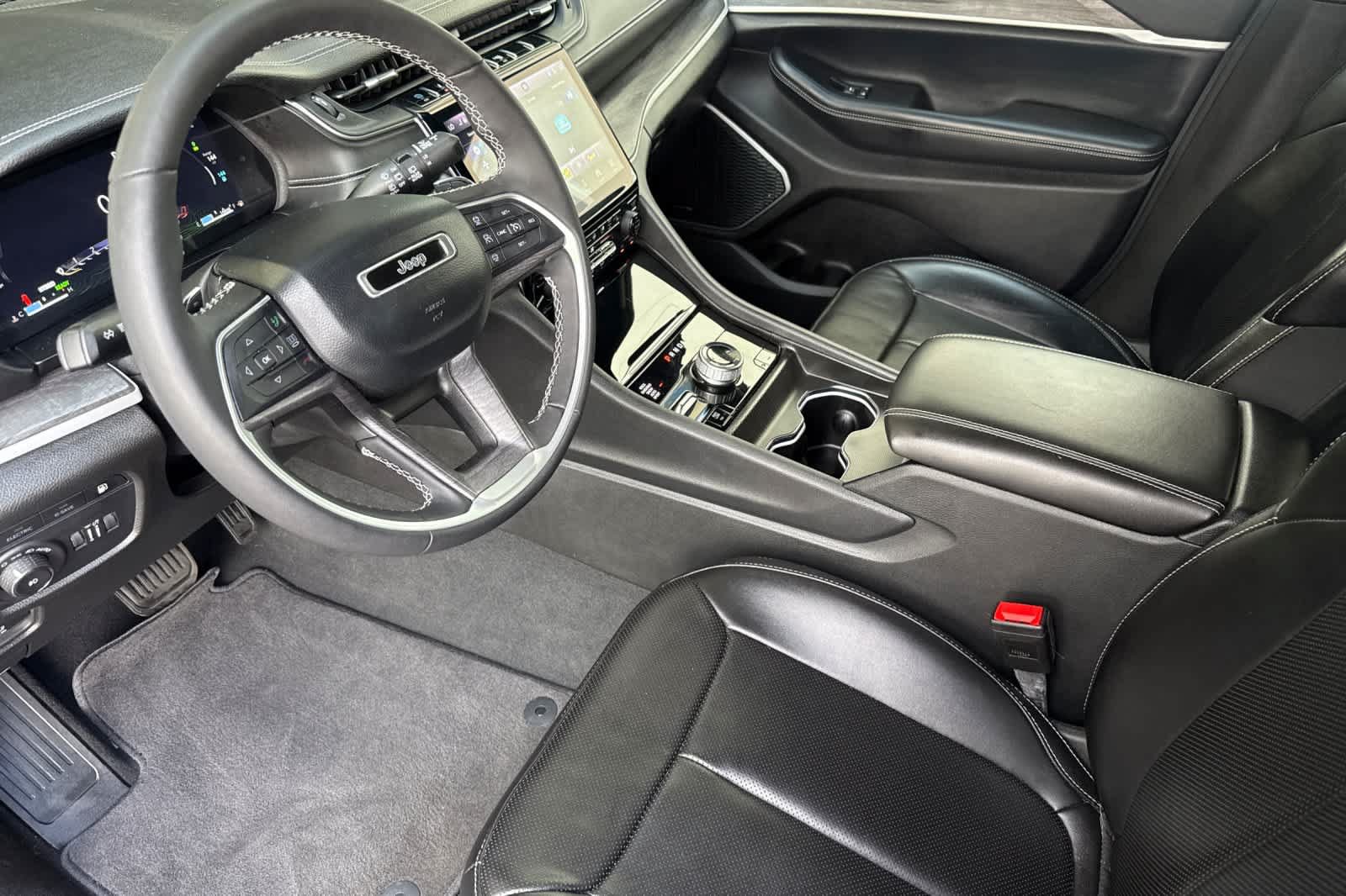 Used 2024 Jeep Grand Cherokee Limited 4xe AWD/4WD image 13