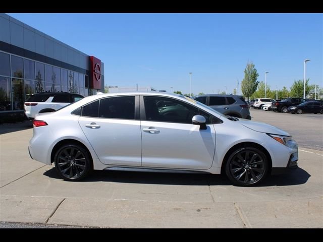 Used 2023 Toyota Corolla SE FWD image 6