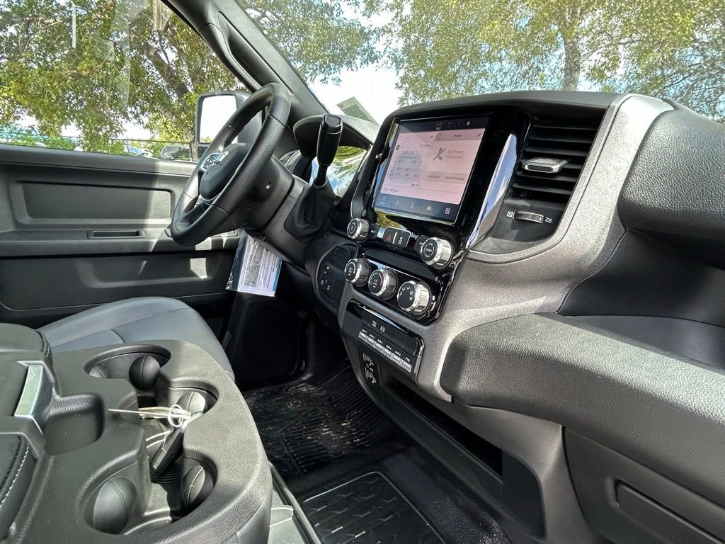 New 2025 RAM 3500 Tradesman image 34