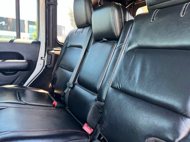 Used 2018 Jeep Wrangler Unlimited Rubicon w/ Dual Top Group AWD/4WD image 35