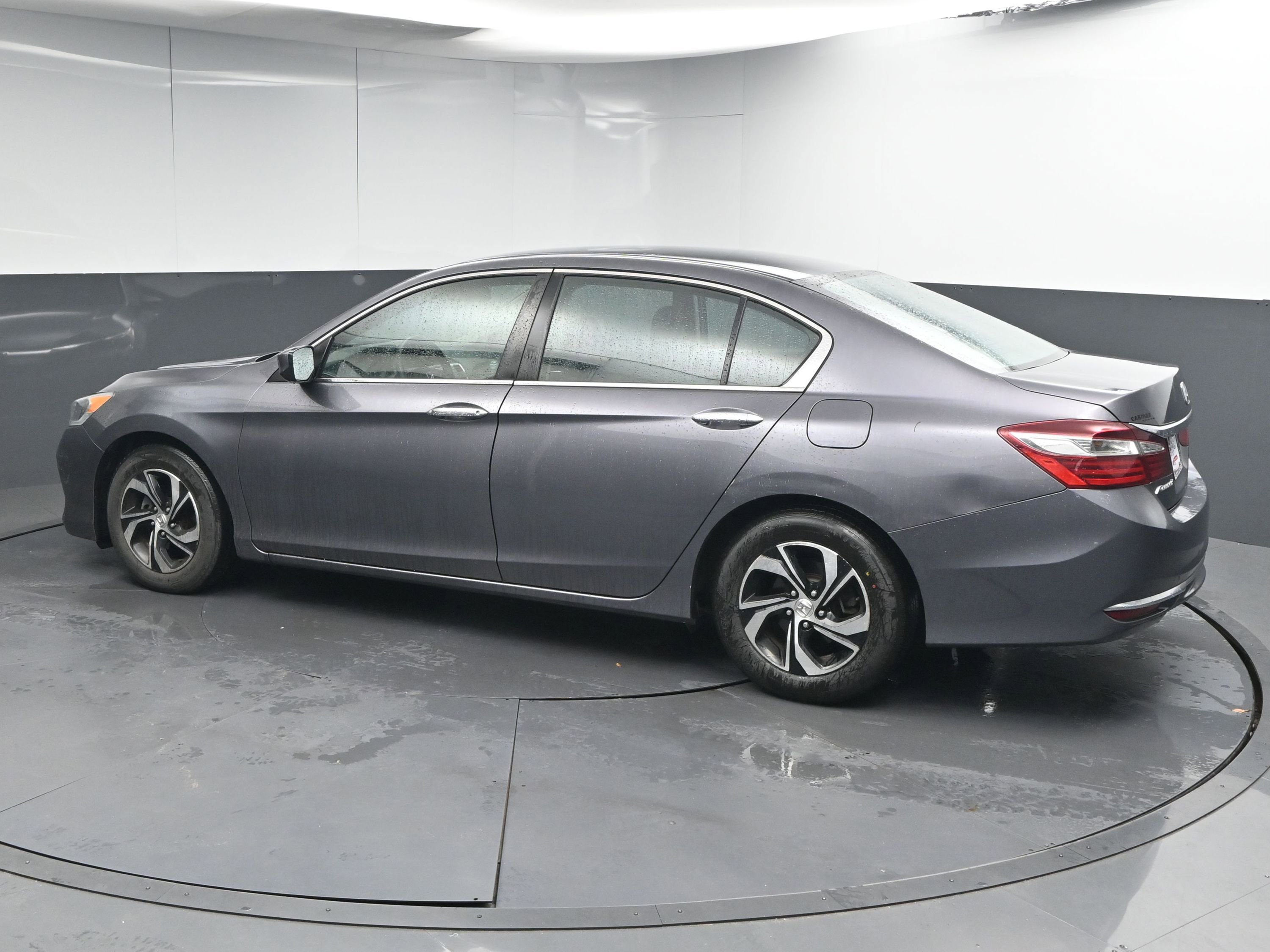 Used 2017 Honda Accord LX image 6