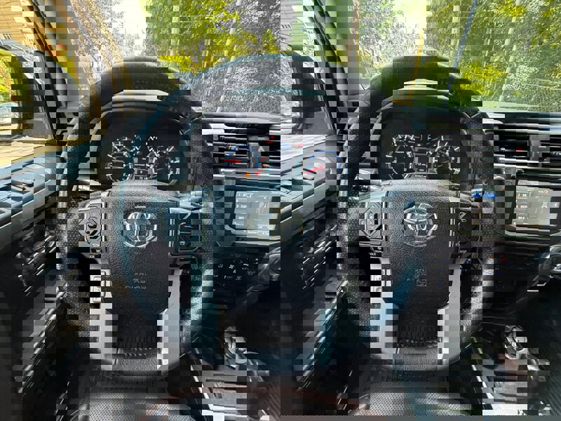 Used 2018 Toyota 4Runner Limited image 21