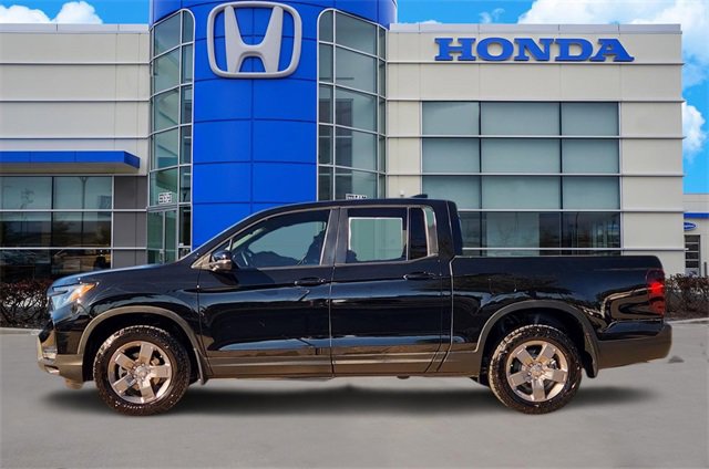 Certified 2025 Honda Ridgeline TrailSport image 3
