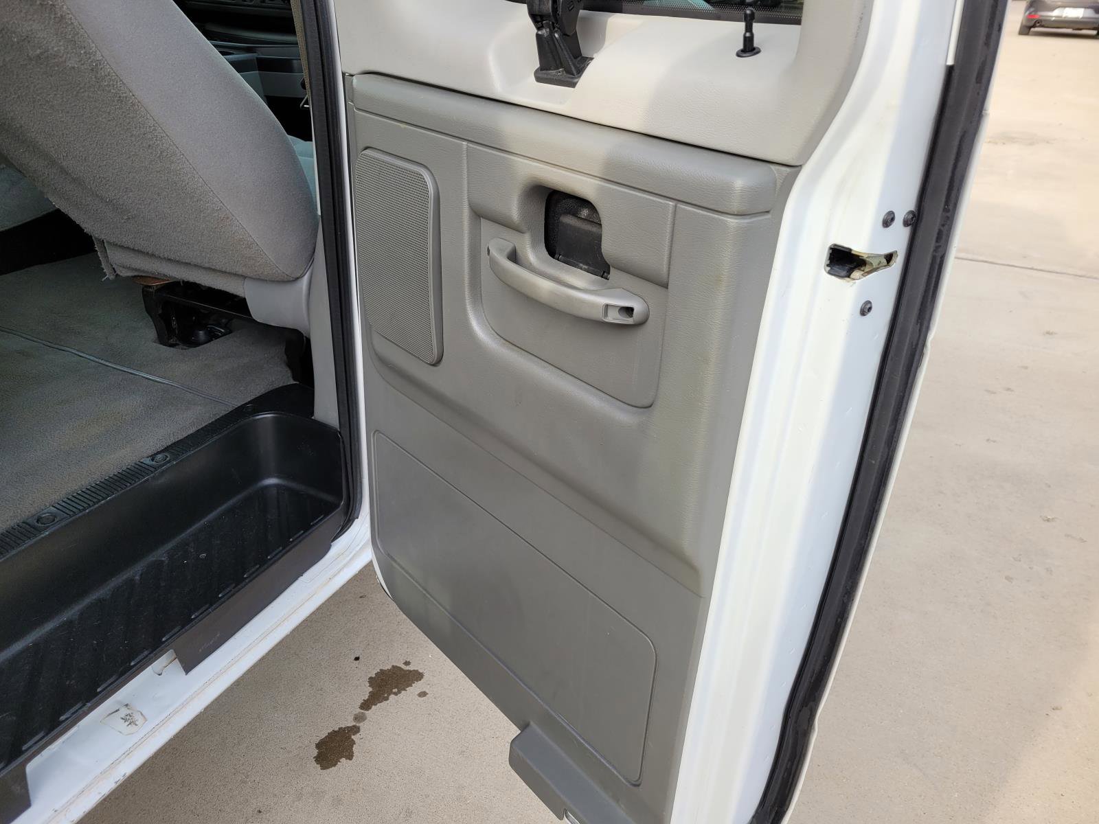 Used 2011 Ford E-350 and Econoline 350 XLT image 24