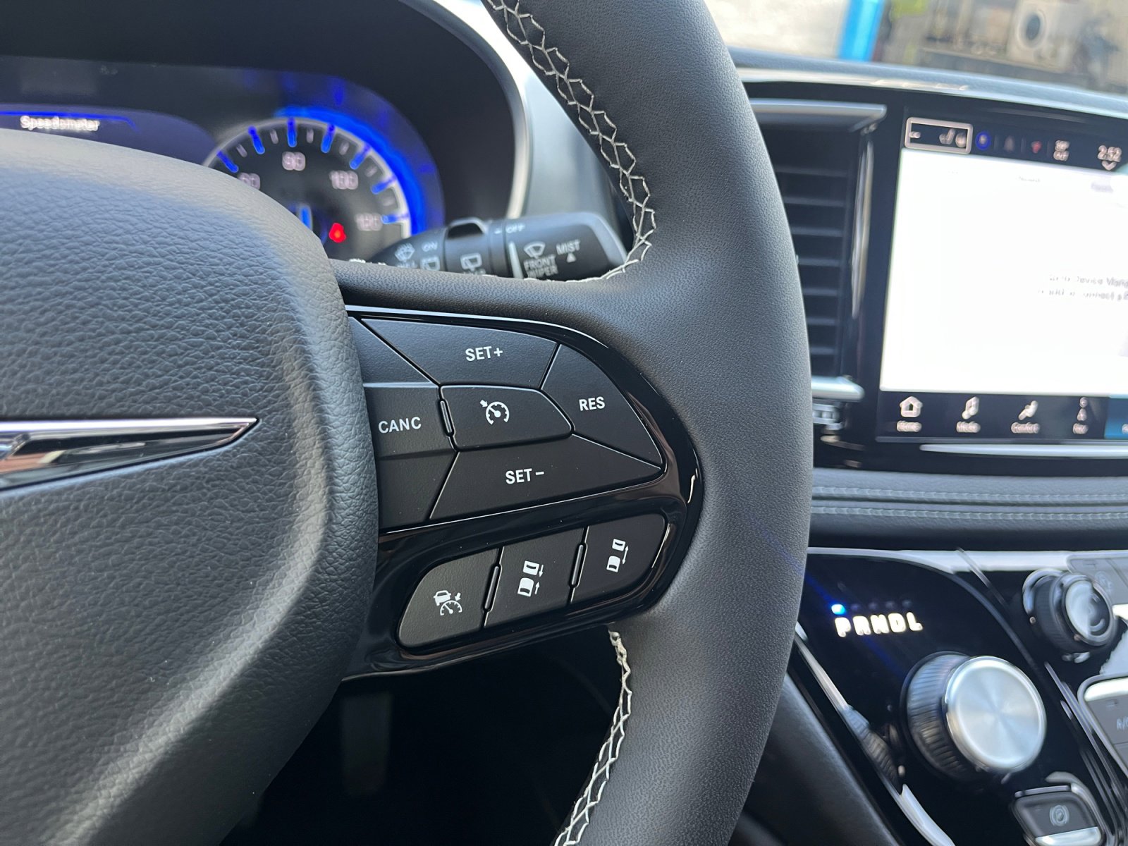 New 2026 Chrysler Pacifica Limited image 33