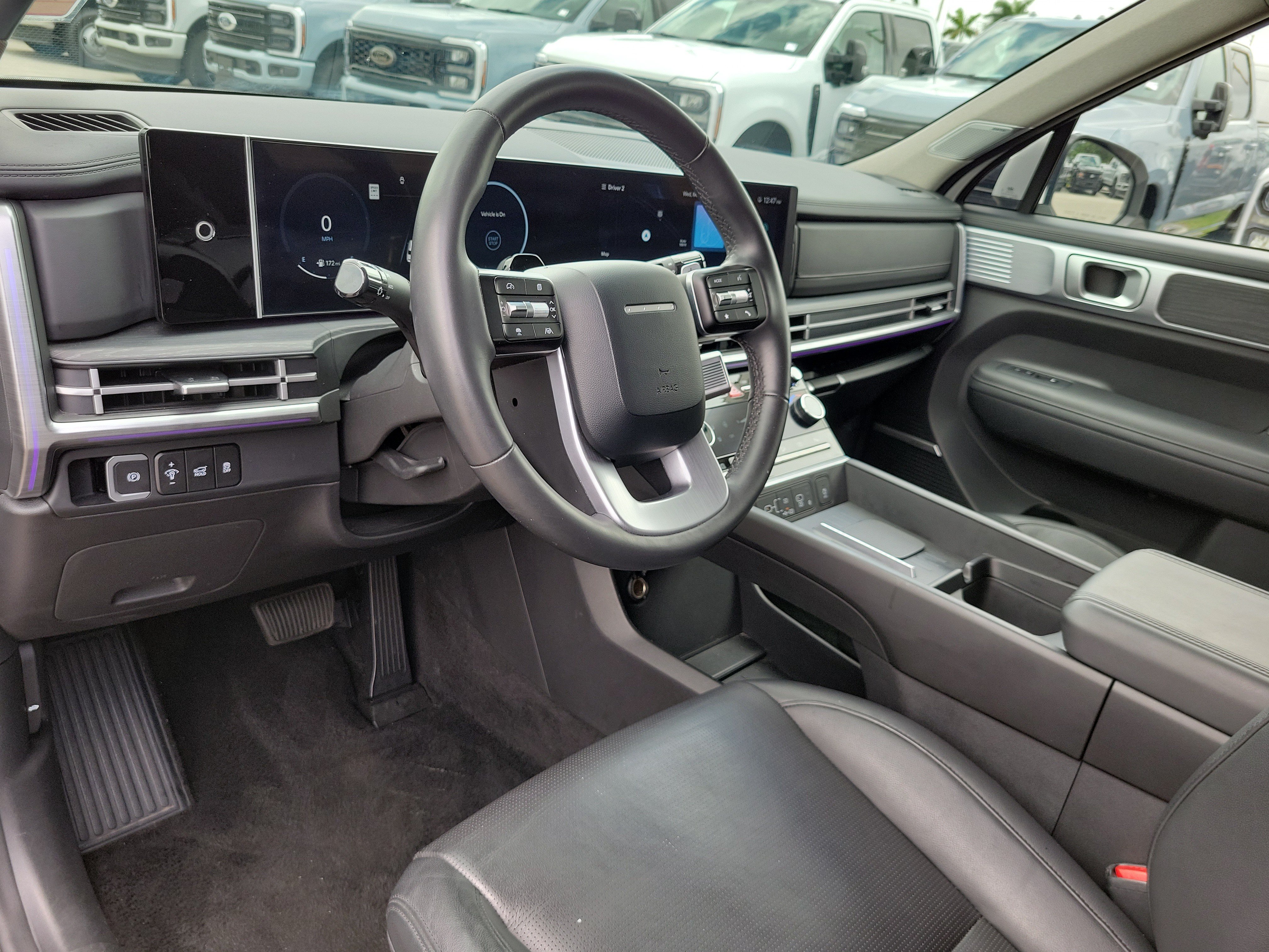 Used 2025 Hyundai Santa Fe Limited FWD image 9
