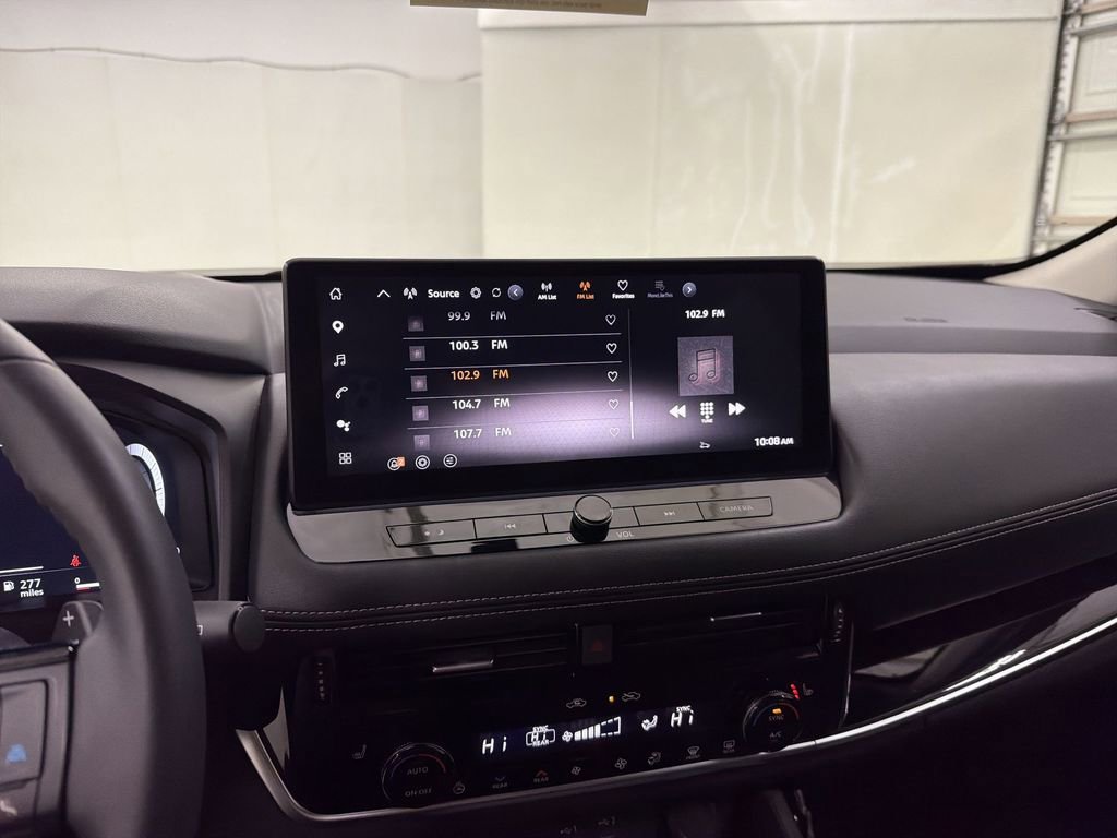Certified 2025 Nissan Rogue SL w/ Tech Package FWD image 27