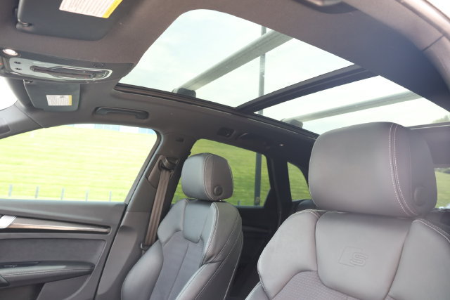 Used 2023 Audi SQ5 Prestige AWD/4WD image 29