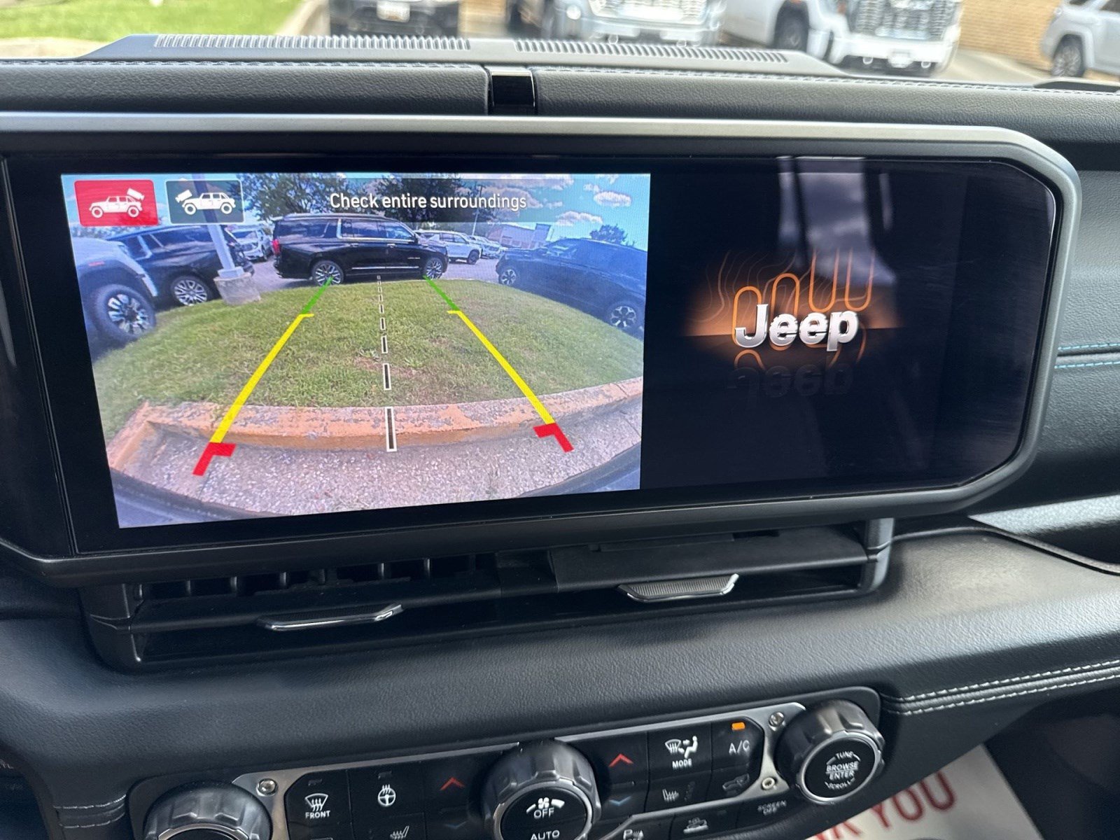 Used 2024 Jeep Wrangler High Altitude AWD/4WD image 19