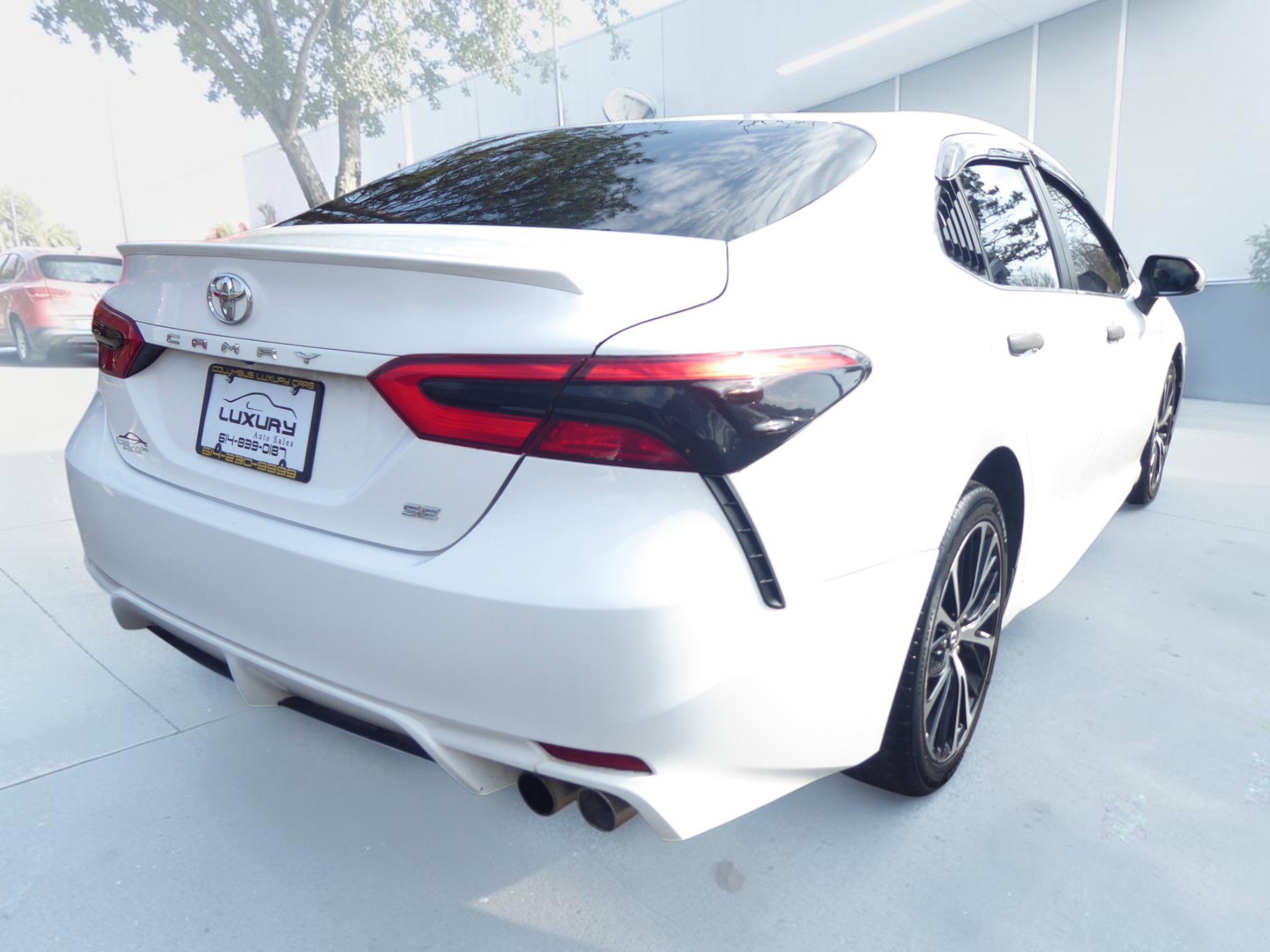 Used 2018 Toyota Camry SE FWD image 11