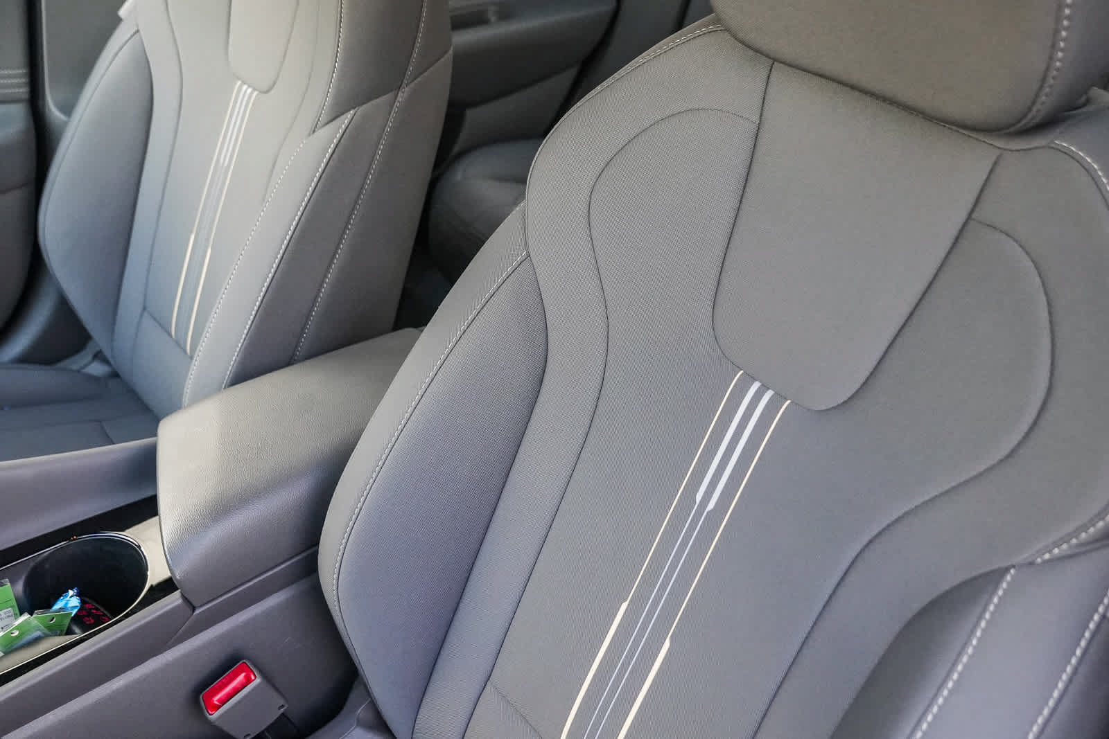 Used 2025 Hyundai Elantra SEL FWD image 25