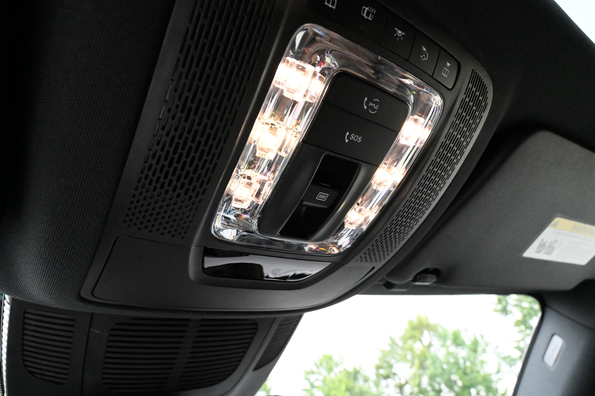 Used 2025 Mercedes-Benz GLS 580 4MATIC image 33