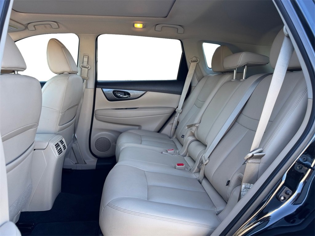 Used 2016 Nissan Rogue SL w/ SL Premium Package image 19