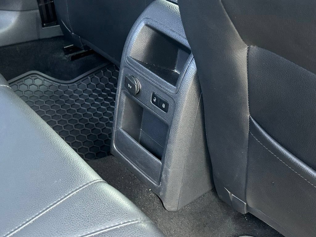 Used 2014 Volkswagen Jetta SEL FWD image 33