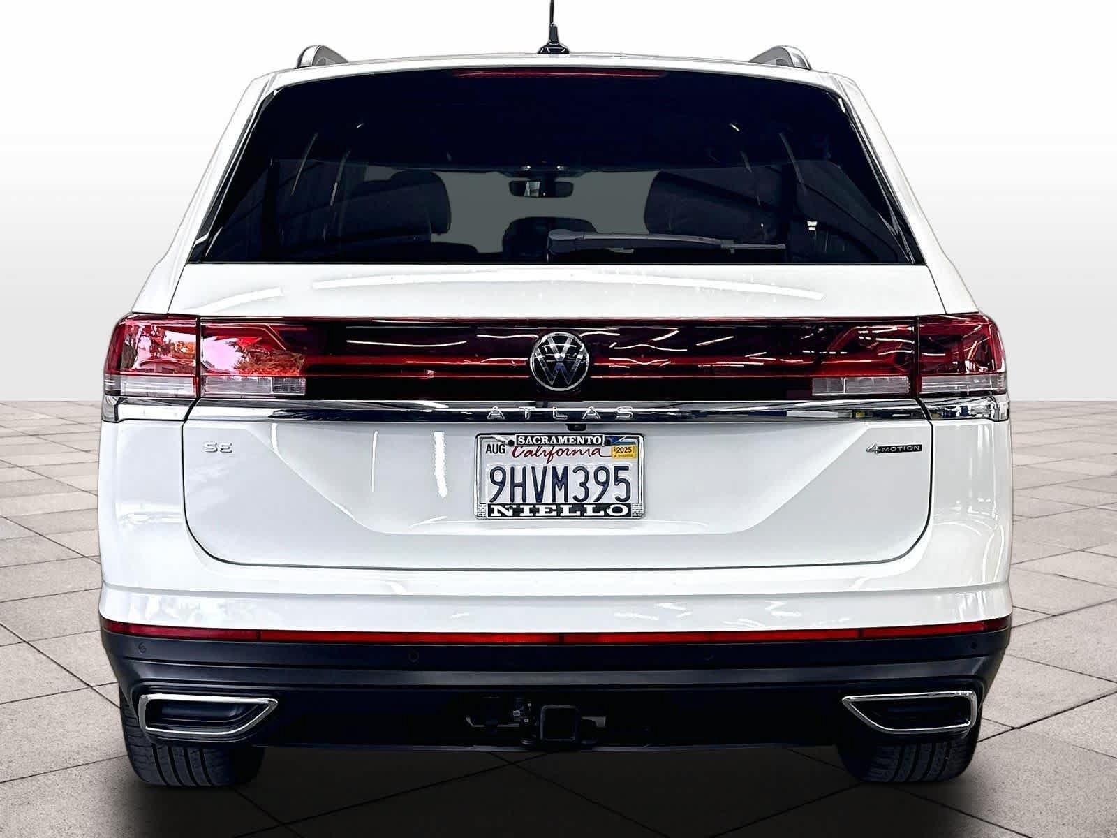 Used 2024 Volkswagen Atlas SE w/ Panoramic Sunroof Package AWD/4WD image 8