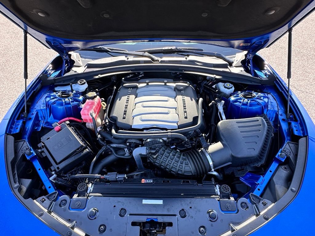 Used 2018 Chevrolet Camaro SS RWD image 31