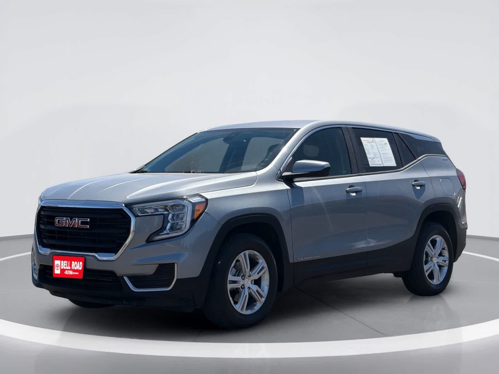Used 2024 GMC Terrain SLE AWD/4WD image 2