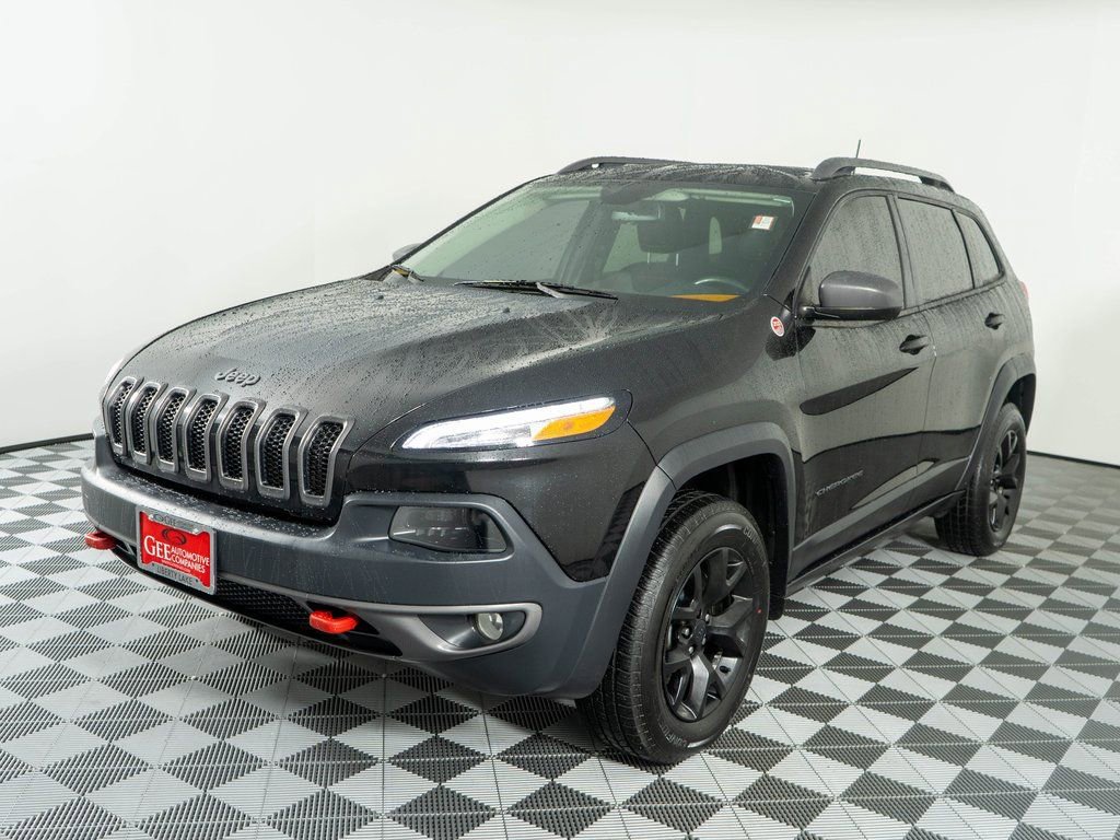Used 2018 Jeep Cherokee Trailhawk w/ Cold Weather Group image 3