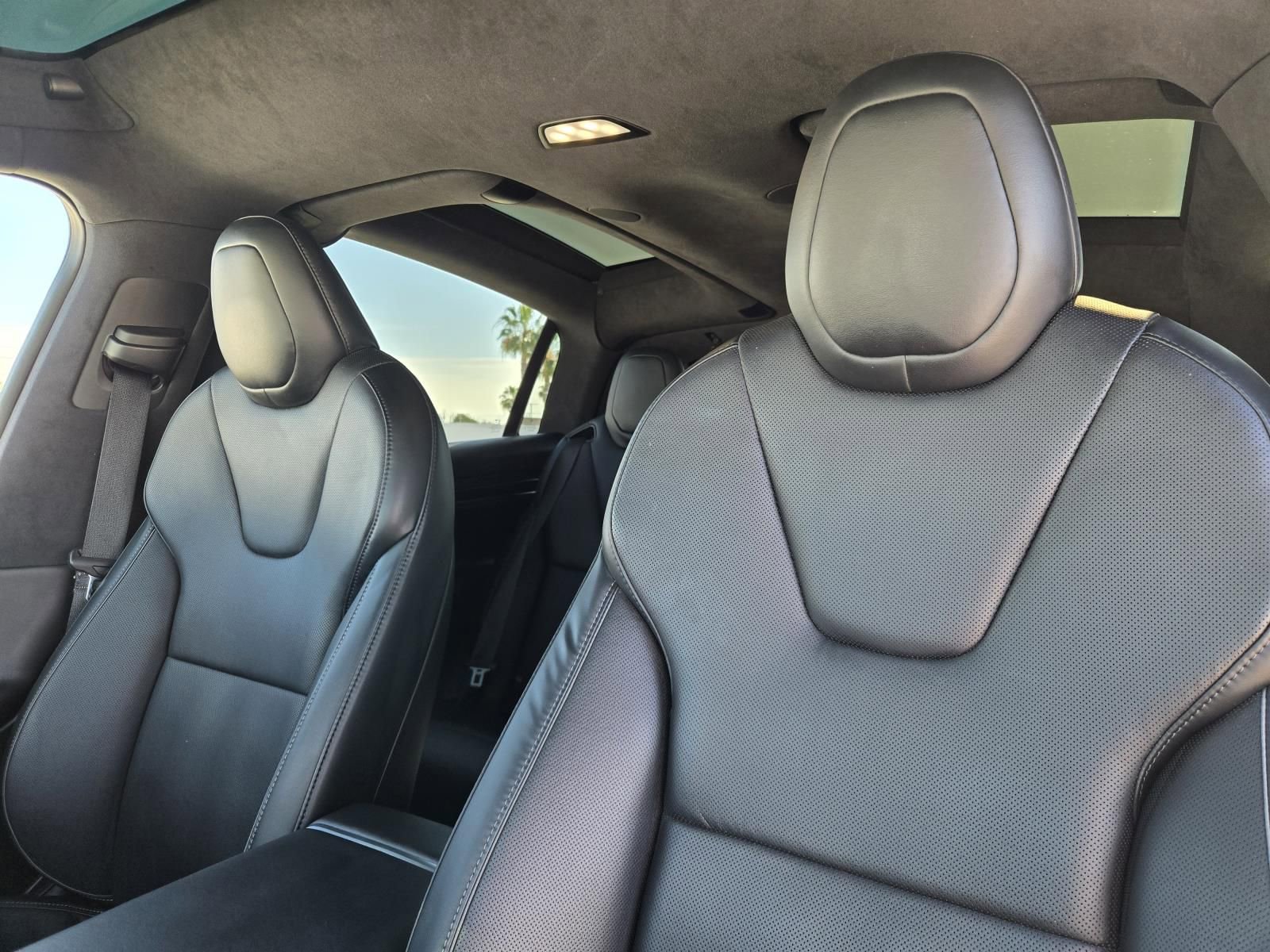 Used 2022 Tesla Model X Plaid image 20