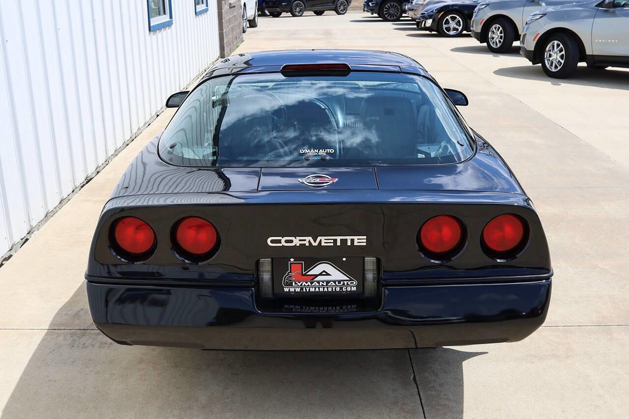 Used 1990 Chevrolet Corvette Coupe RWD image 4