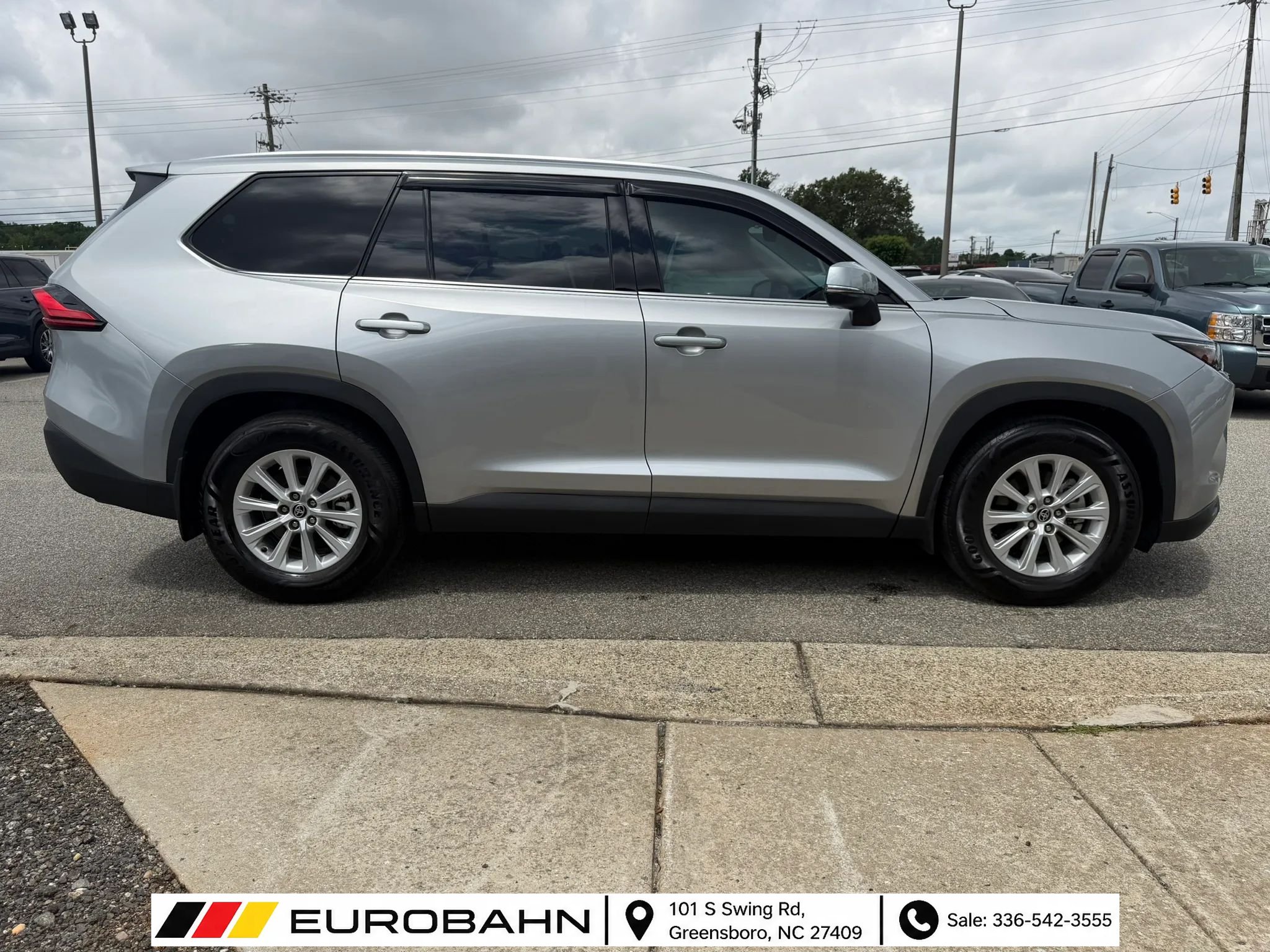 Used 2024 Toyota Grand Highlander AWD image 22