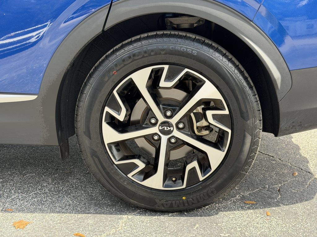 Certified 2024 Kia Sportage EX FWD image 12