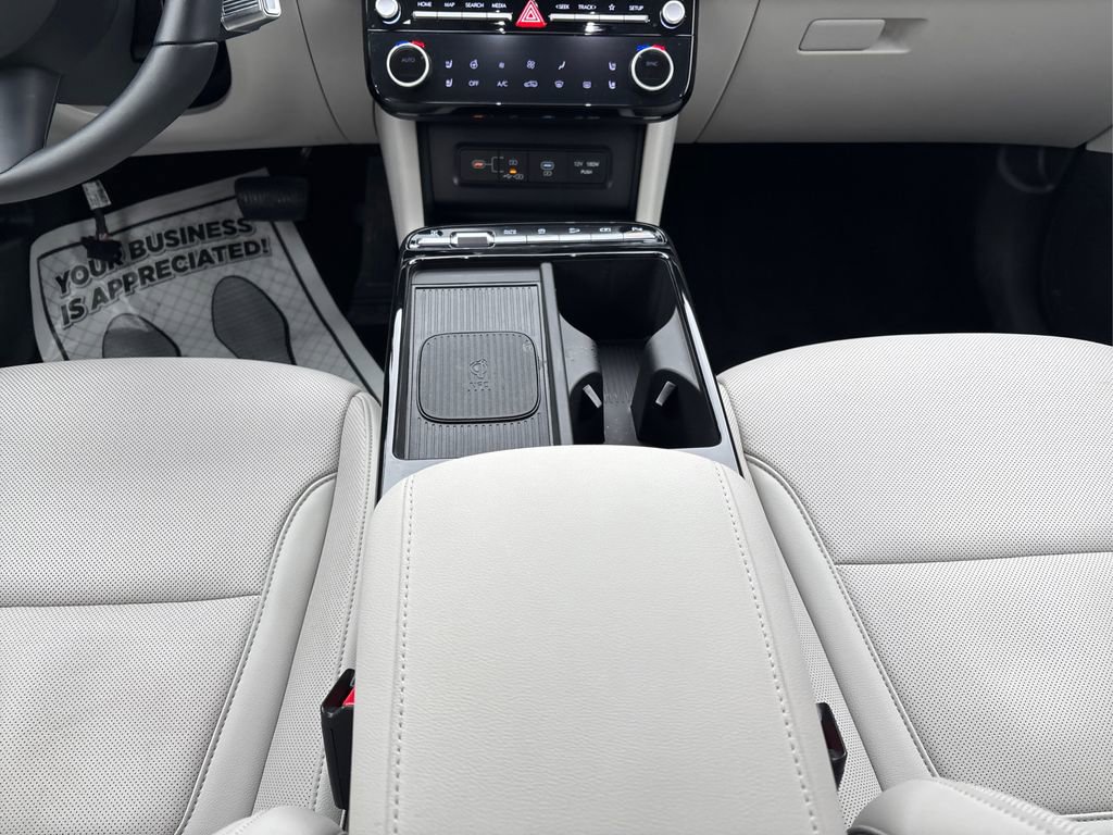 Used 2025 Hyundai Tucson Limited image 19