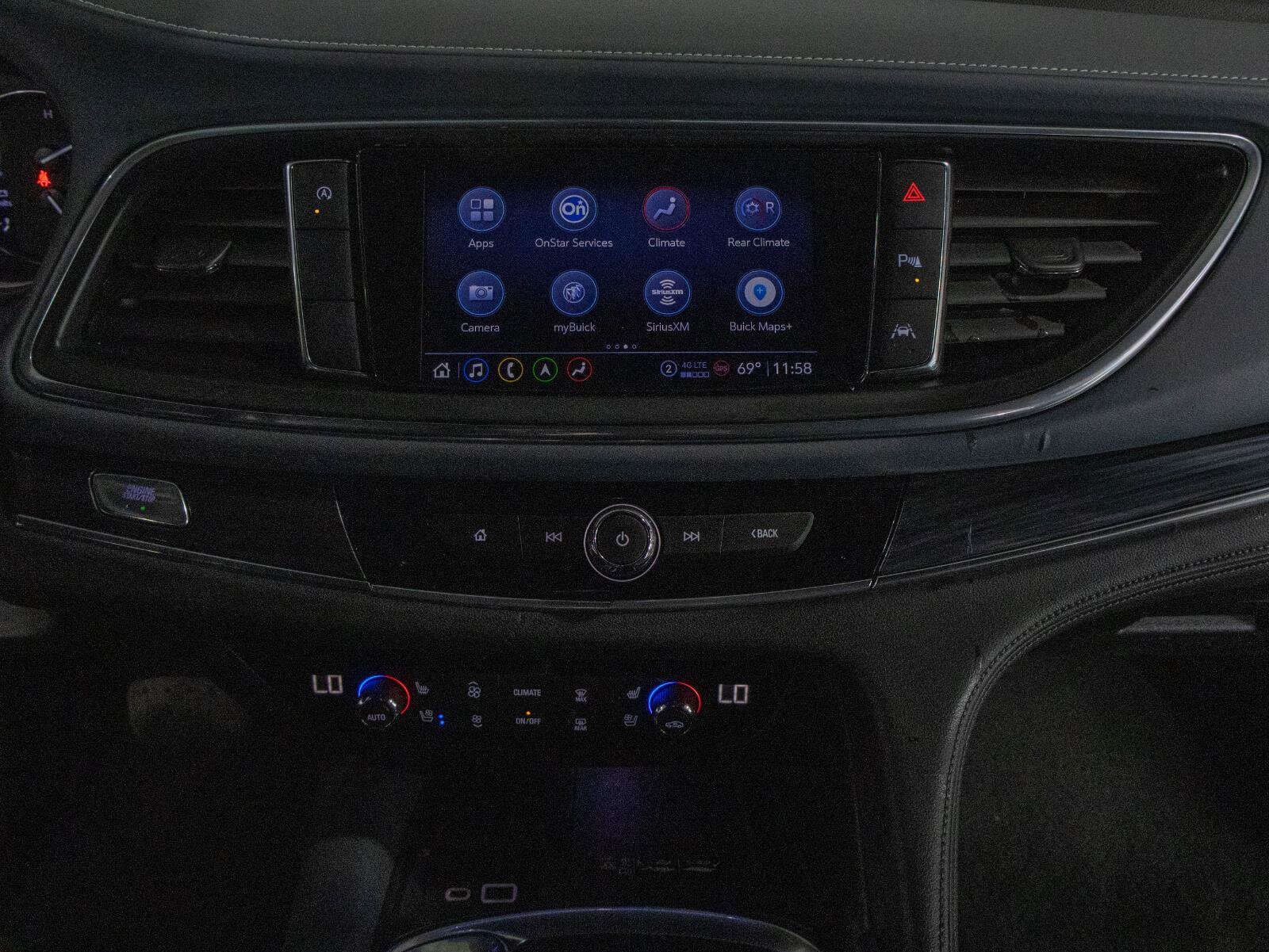 Used 2024 Buick Enclave Premium image 4