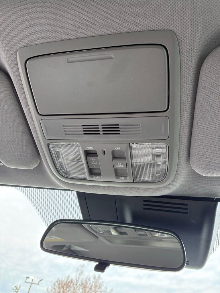 Used 2018 Honda CR-V EX image 37