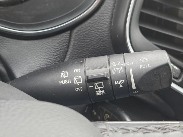 Used 2019 Jeep Cherokee Latitude w/ Cold Weather Group AWD/4WD image 40