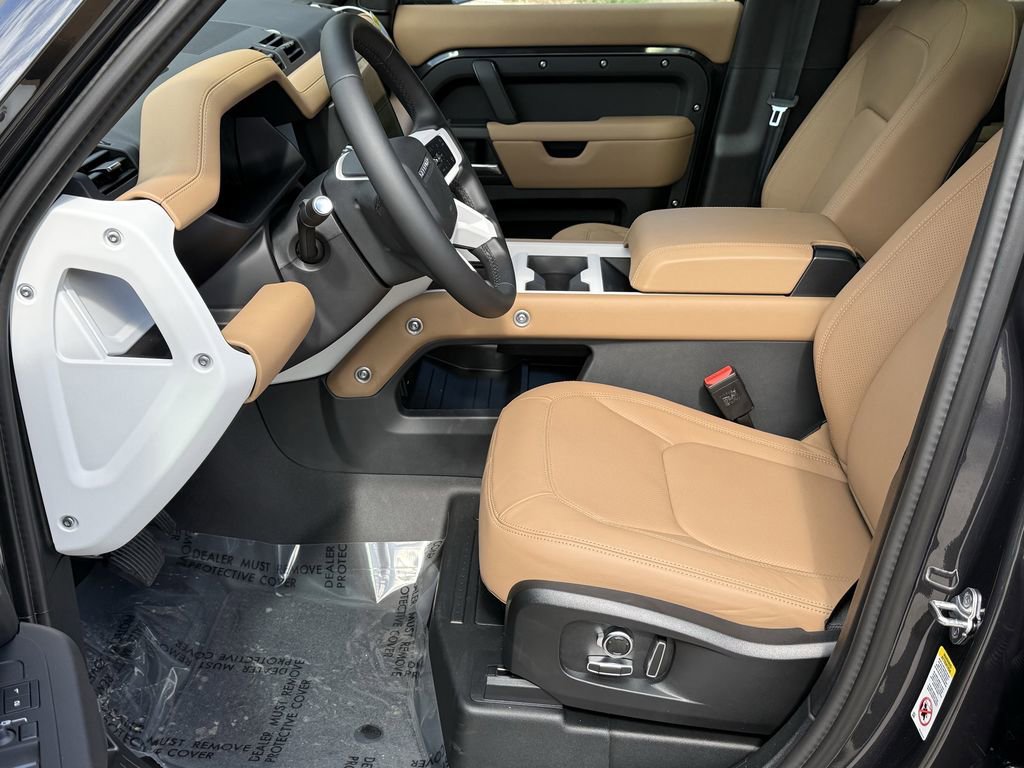 New 2026 Land Rover Defender 130 X-Dynamic SE image 9