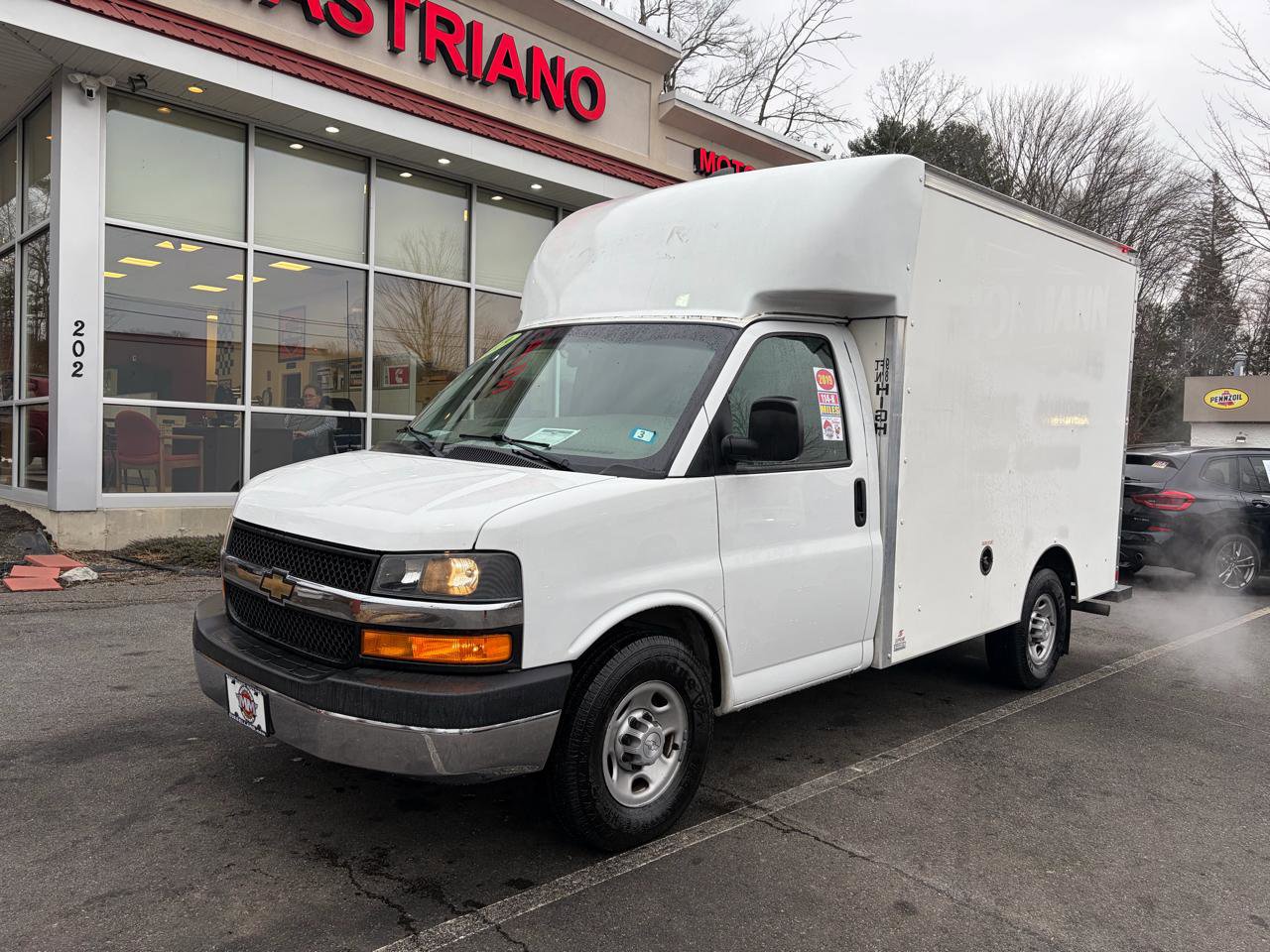 Used 2019 Chevrolet Express 3500 w/ Power Convenience Package RWD image 2