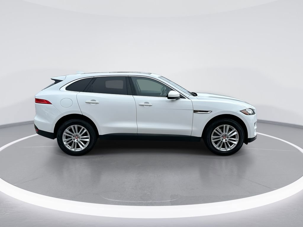 Used 2019 Jaguar F-PACE Prestige image 9