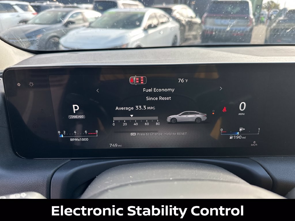 Certified 2027 Nissan Sentra SR w/ Floor Mat Package FWD image 19